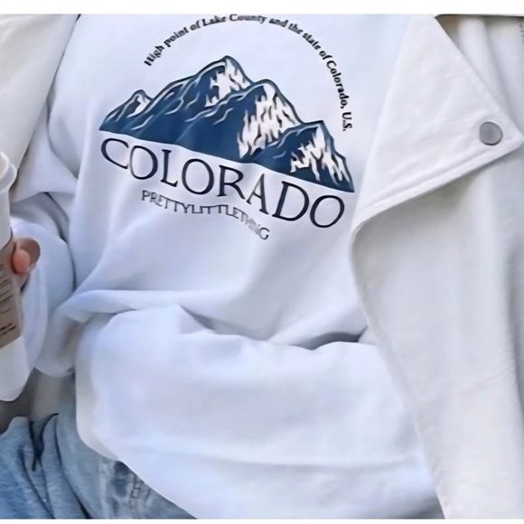 PrettyLittleThing White Colorado Mountains Oversized Sweatshirt Women's M - Picture 9 of 11